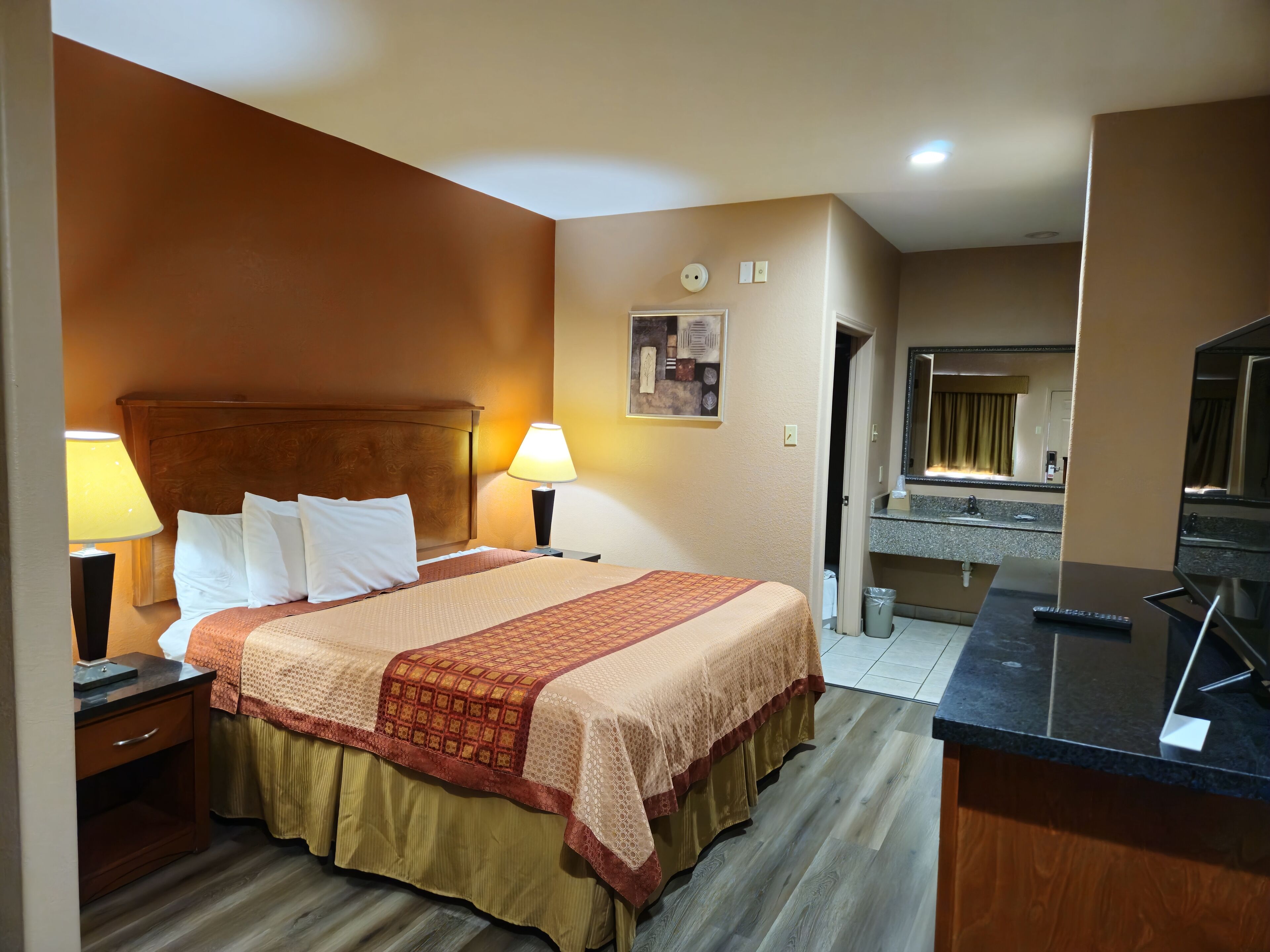 Room, 1 King Bed, Non Smoking | Desk, iron/ironing board, free WiFi, bed sheets