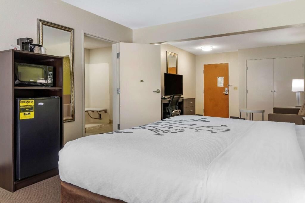 Surmatelas, bureau, fer et planche à repasser, Wi-Fi gratuit