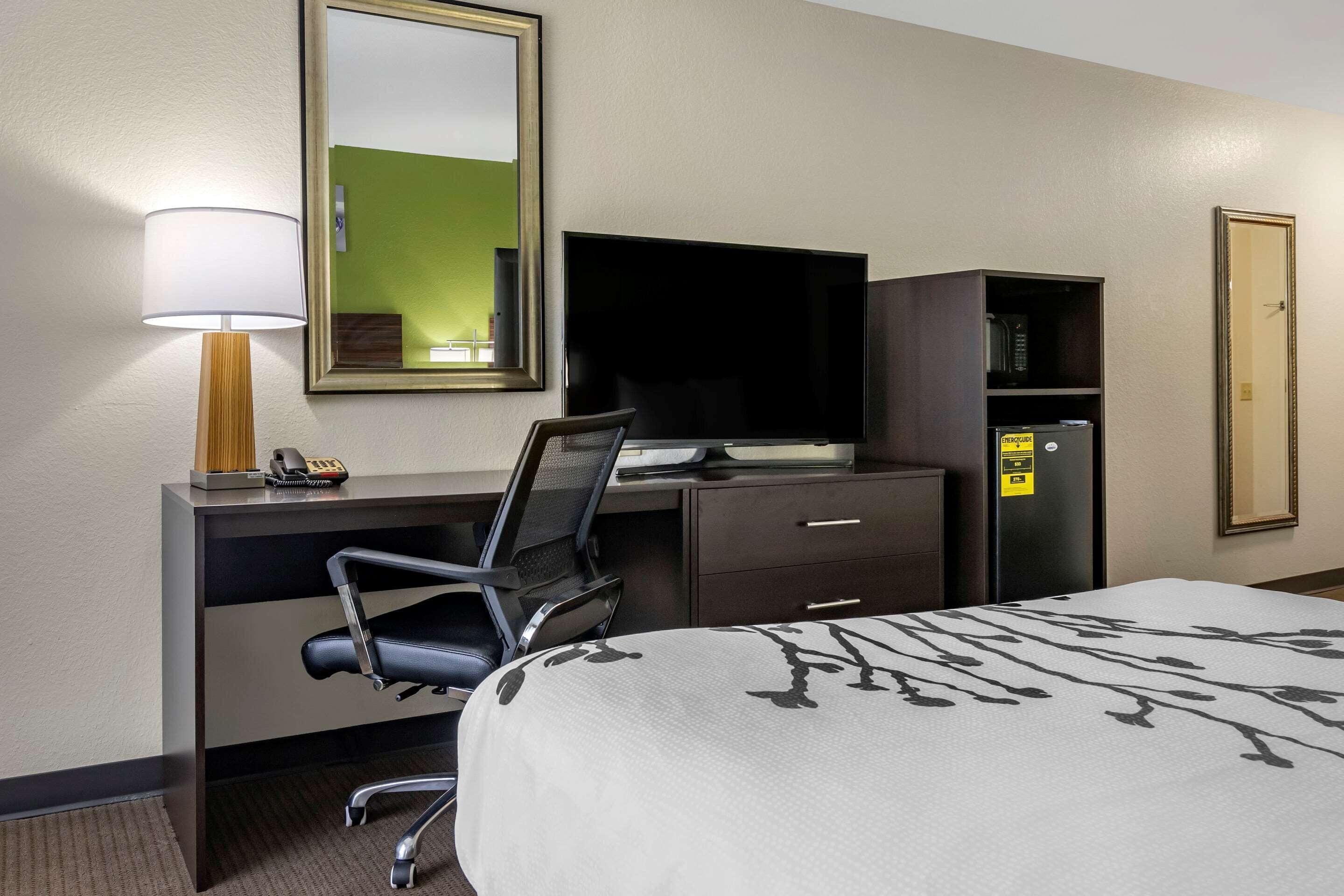 pillow-top beds, desk, iron/ironing board, free wifi