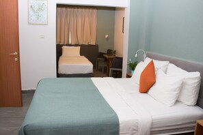 Studio | Living room | LED TV - Golden Beach Hotel Tel Aviv (Tel Aviv)