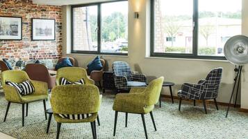 Breakfast and lunch served