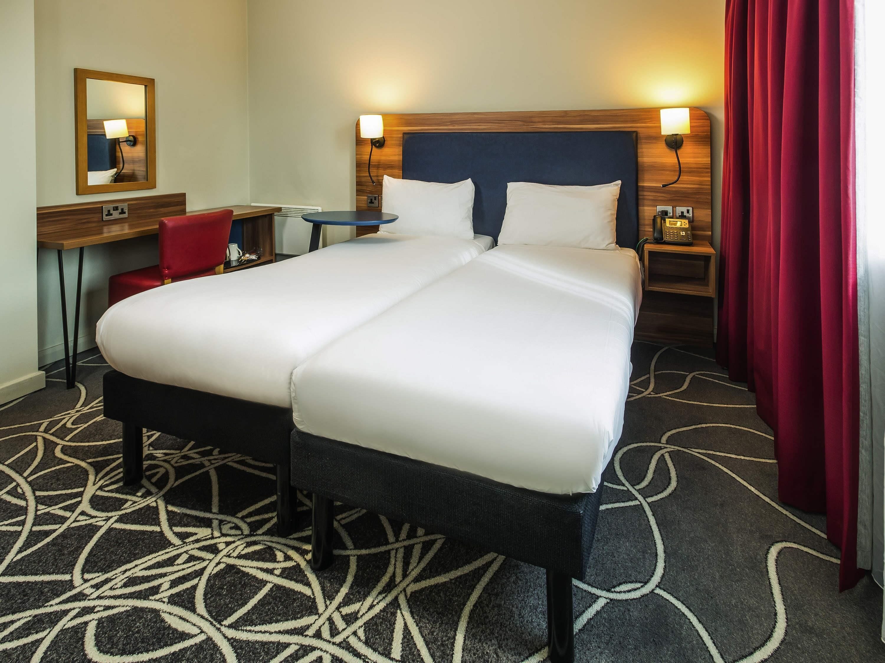 Zimmer, 2 Einzelbetten (The Duet) | Zimmersafe, Schreibtisch, Bügeleisen/Bügelbrett, kostenlose Babybetten