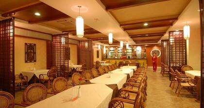 Yangshuo New Century Hotel