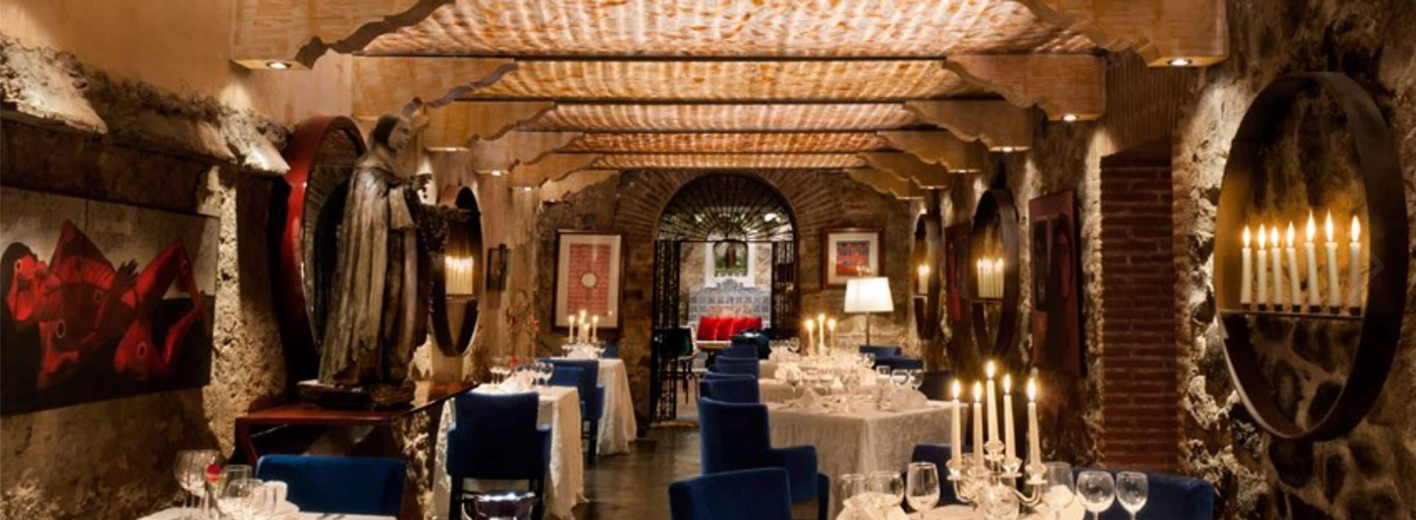 Breakfast, lunch and dinner served