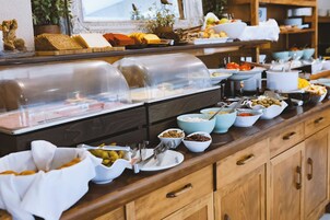 Desayuno bufé gratuito y diario