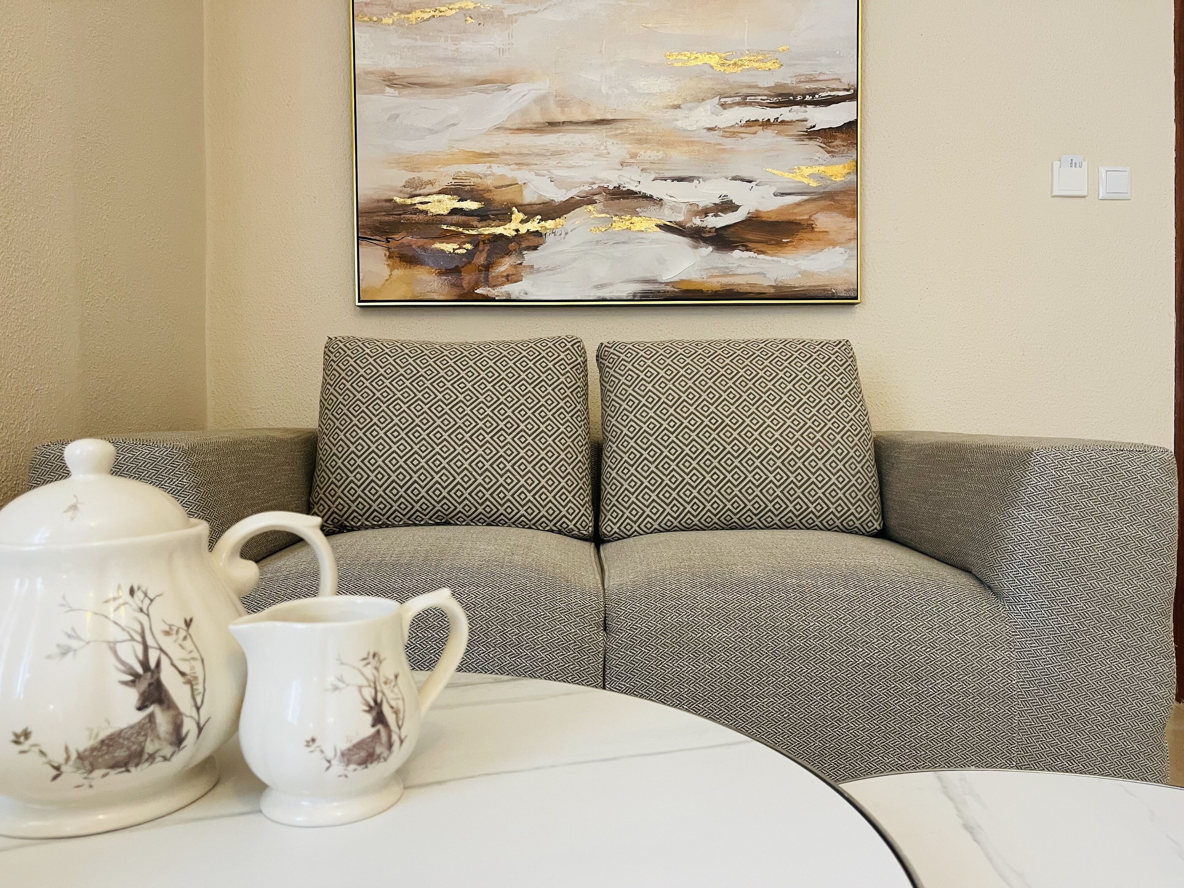 family room | living area | tv