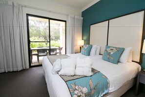 In-room safe, iron/ironing board, WiFi, bed sheets