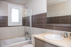 Deep-soaking bathtub - RVApartaments Tropic (Torroella de Montgrí)