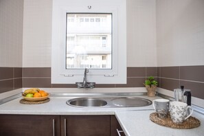 冰箱、微波炉、炉灶、茶具/咖啡用具