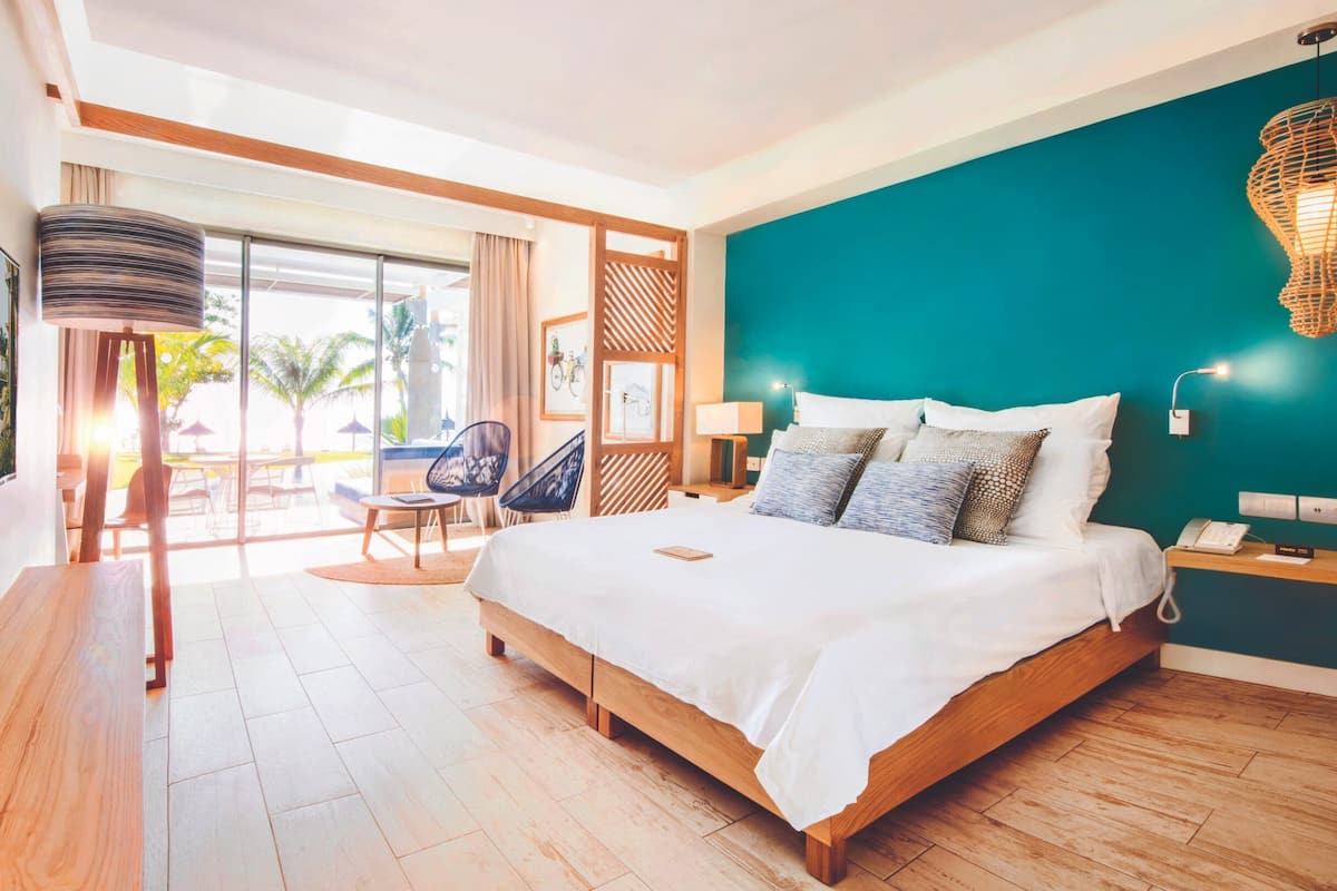 Minibar, caja de seguridad en la habitación y cortinas blackout