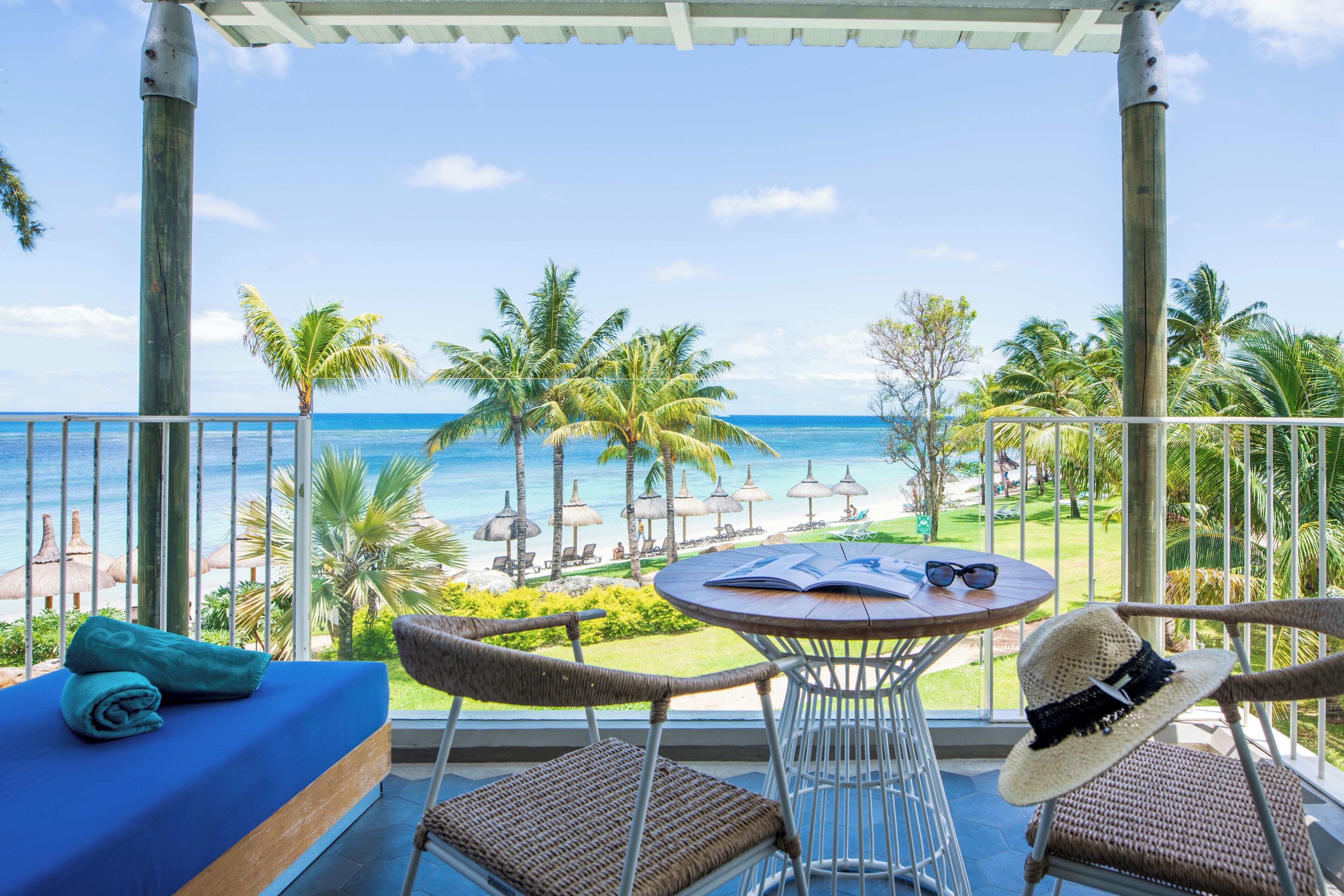 Double Room | Bar mini, peti besi dalam bilik, langsir/tirai gelap terus 