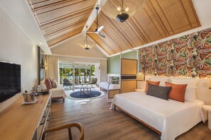 Minibar, in-room safe, blackout drapes, iron/ironing board - Victoria Beachcomber Resort & Spa (Pointe Aux Piments)