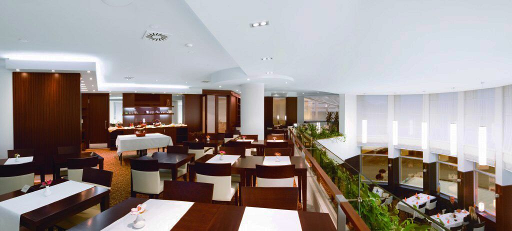 Breakfast, lunch and dinner served