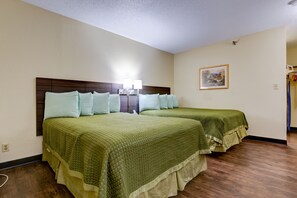 Desk, free WiFi, alarm clocks - Continental Inn Charlotte (Charlotte)