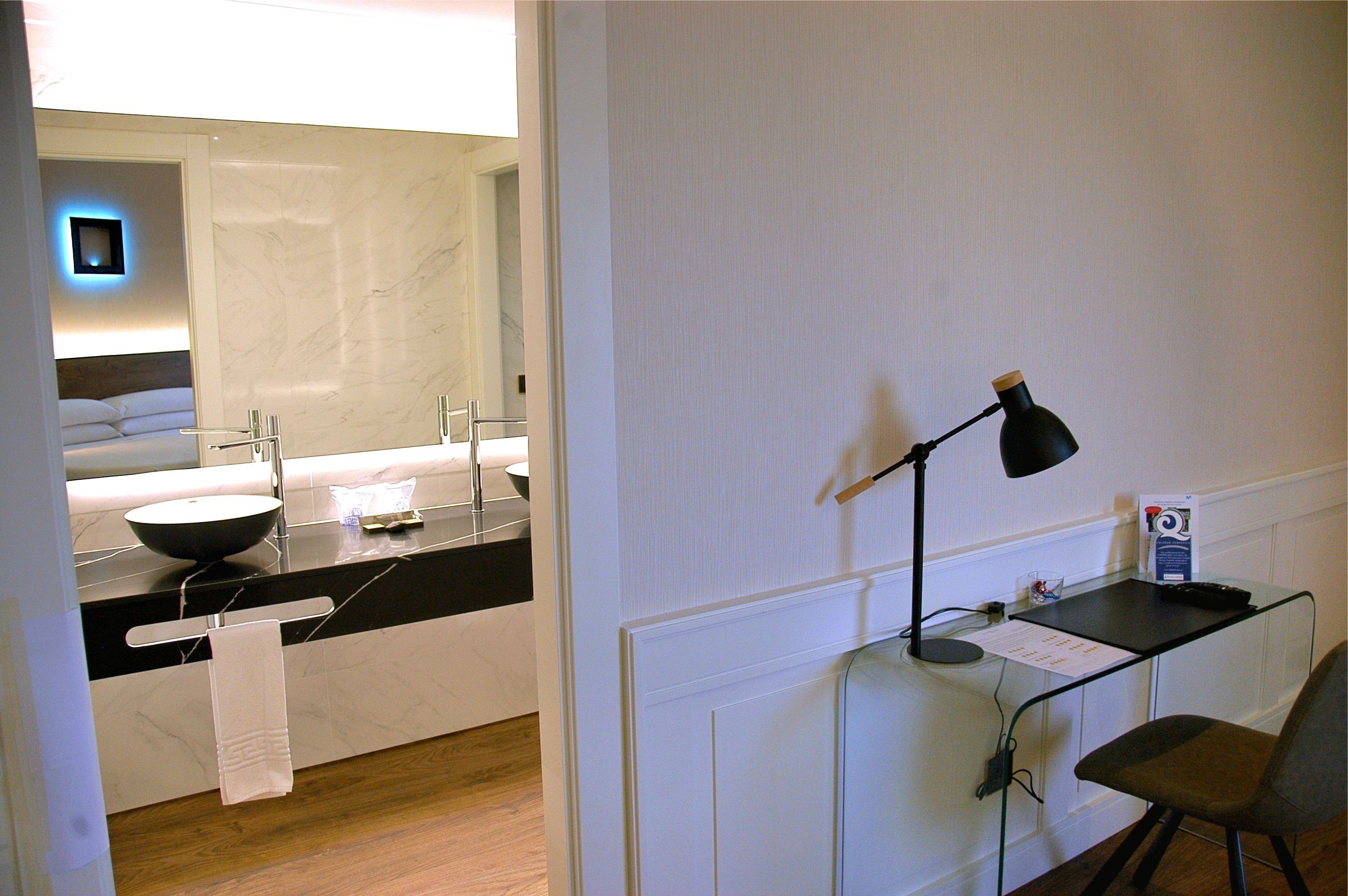 Select Comfort beds, minibar, in-room safe, desk