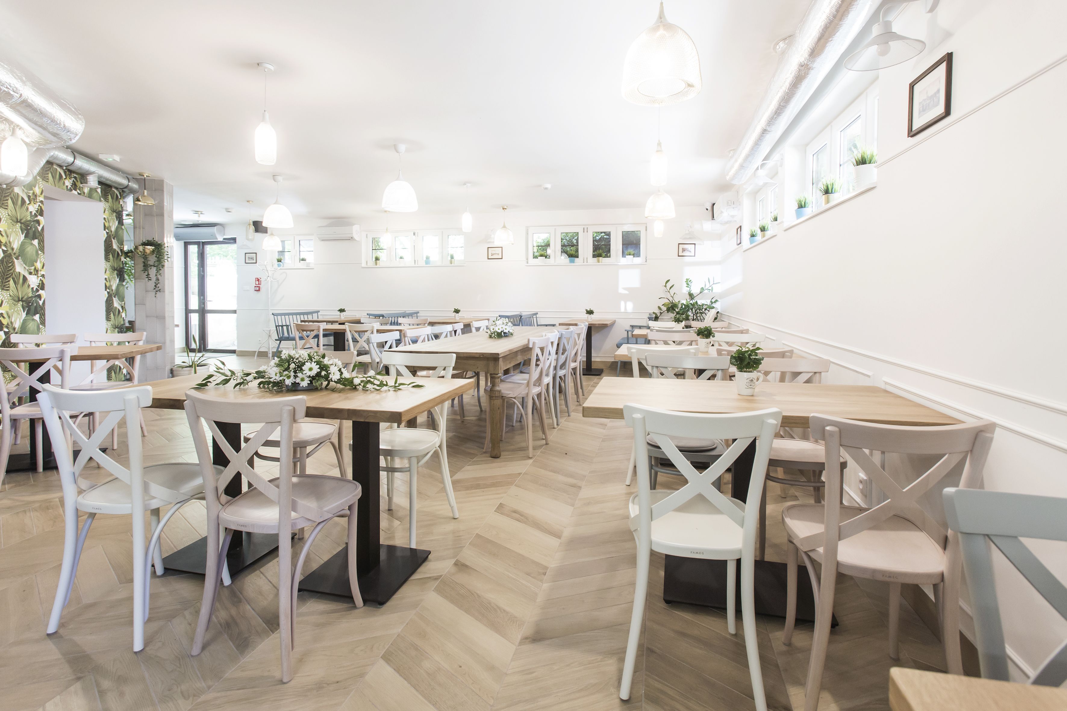 Frokost, lunsj og middag serveres