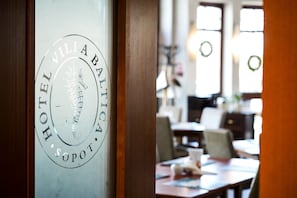 Bar (in der Unterkunft)