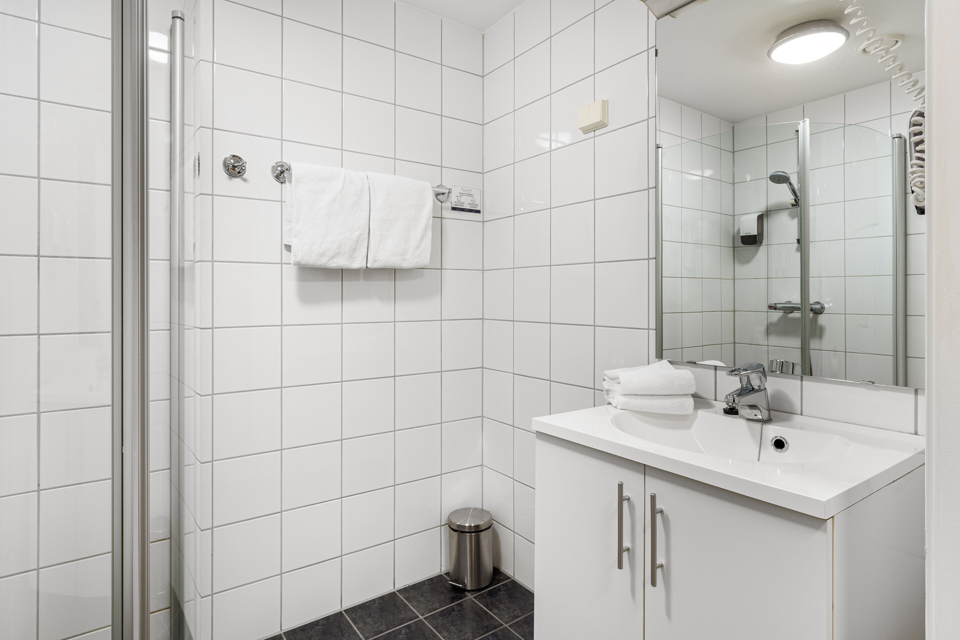 superior twin room, kitchen | bathroom | free toiletries, hair dryer, towels