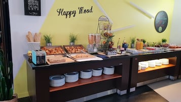 Petit déjeuner buffet compris tous les jours