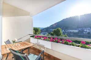 Habitación, balcón, vistas al río | Vistas desde la habitación