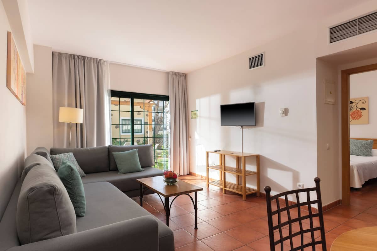 in-room safe, blackout curtains, free wifi, bed sheets