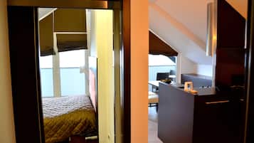 Deluxe Apartment (4 pax) | Frette Italian sheets, premium bedding, in-room safe, desk