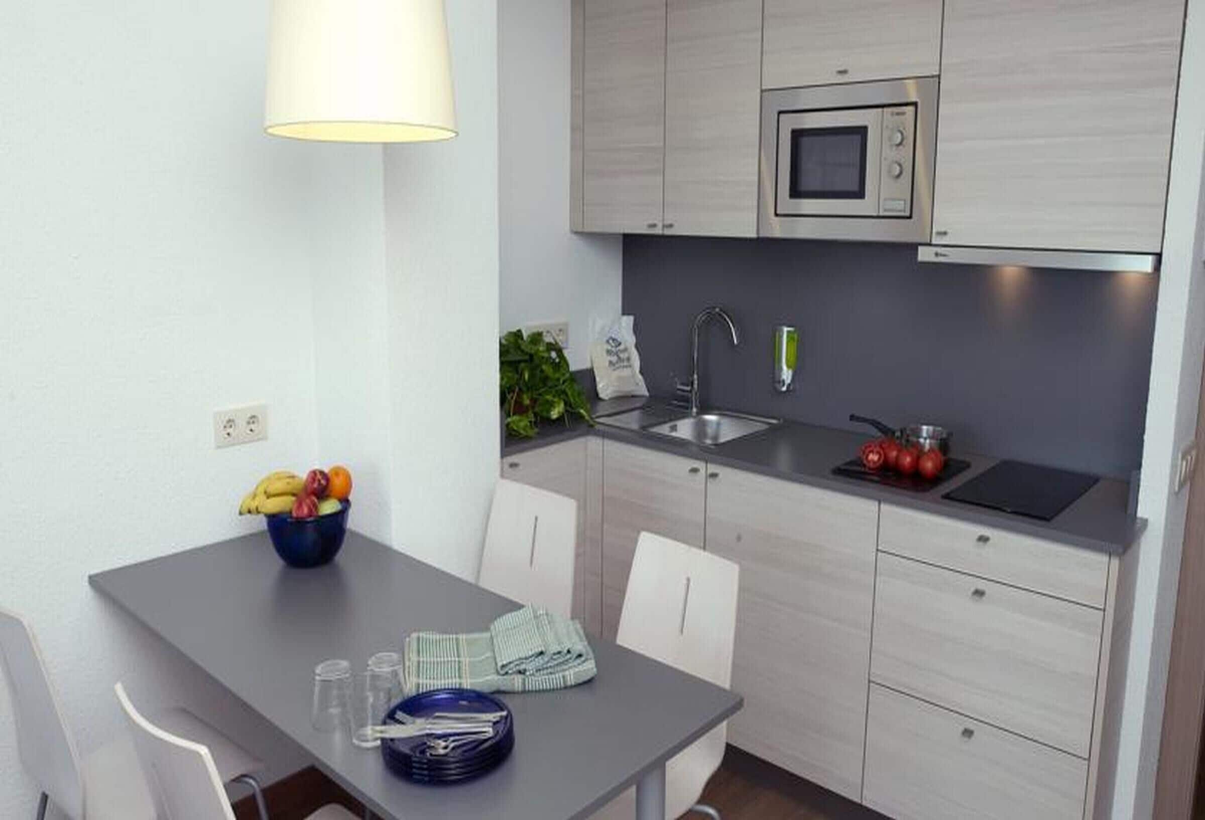 Cucina privata | Macchina per tè/caffè, frigorifero con congelatore, microonde