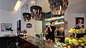 Petit déjeuner, dîner et brunch servis sur place