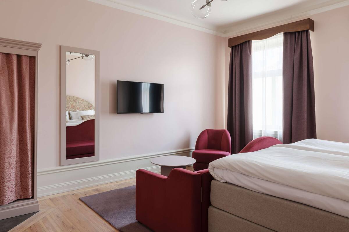 Surmatelas, coffres-forts dans les chambres, rideaux occultants