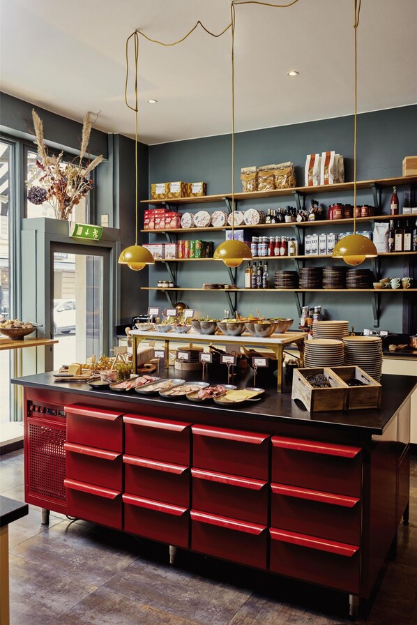 Déjeuner, souper et brunch servis sur place