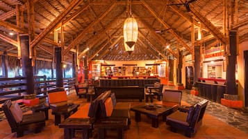 2 bars/lounges, poolside bar