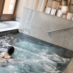 Indoor spa tub