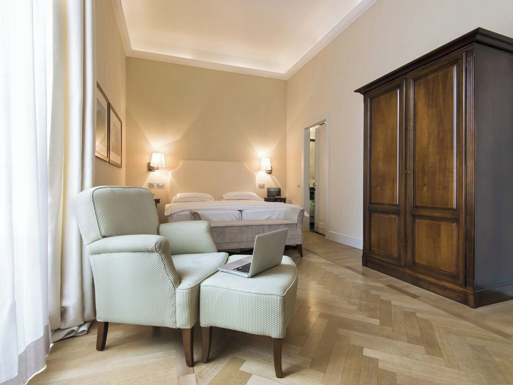 Habitación superior, varias camas, no fumadores | Sábanas de algodón egipcio y ropa de cama de alta calidad