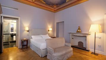 豪華客房, 1 張加大雙人床, 非吸煙房 (Converts to 2 Twin Beds;View) | 埃及棉床單、高級寢具、羽絨被、Select Comfort 床墊