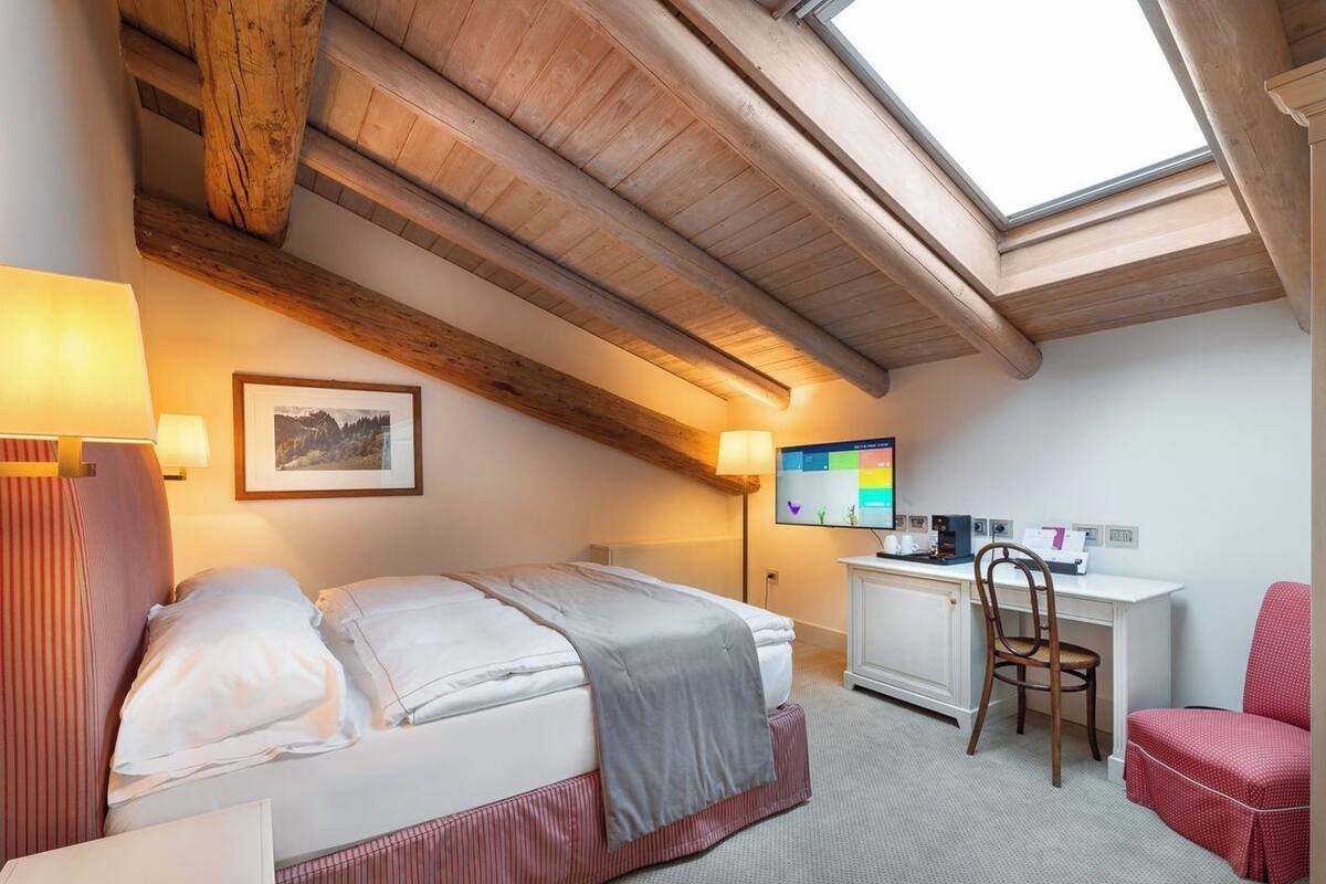 클래식룸, 퀸사이즈침대 1개, 장애인 지원, 금연 (Converts to 2 Twin Beds) | 이집트산 면 시트, 고급 침구, 오리/거위털 이불, 셀렉트 컴포트 침대