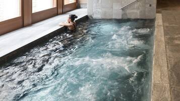 Indoor spa tub