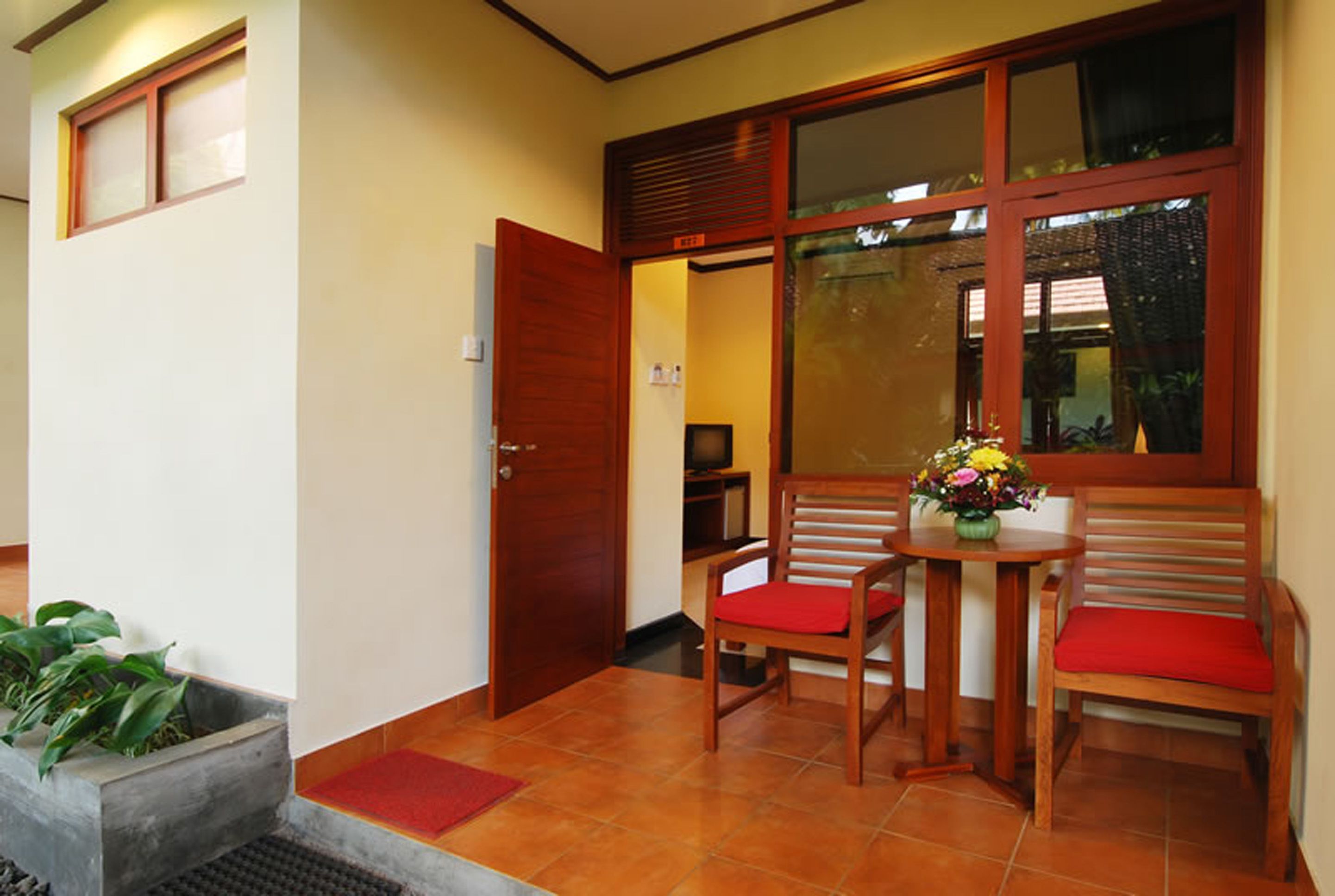Foto - Yulia Beach Inn Kuta