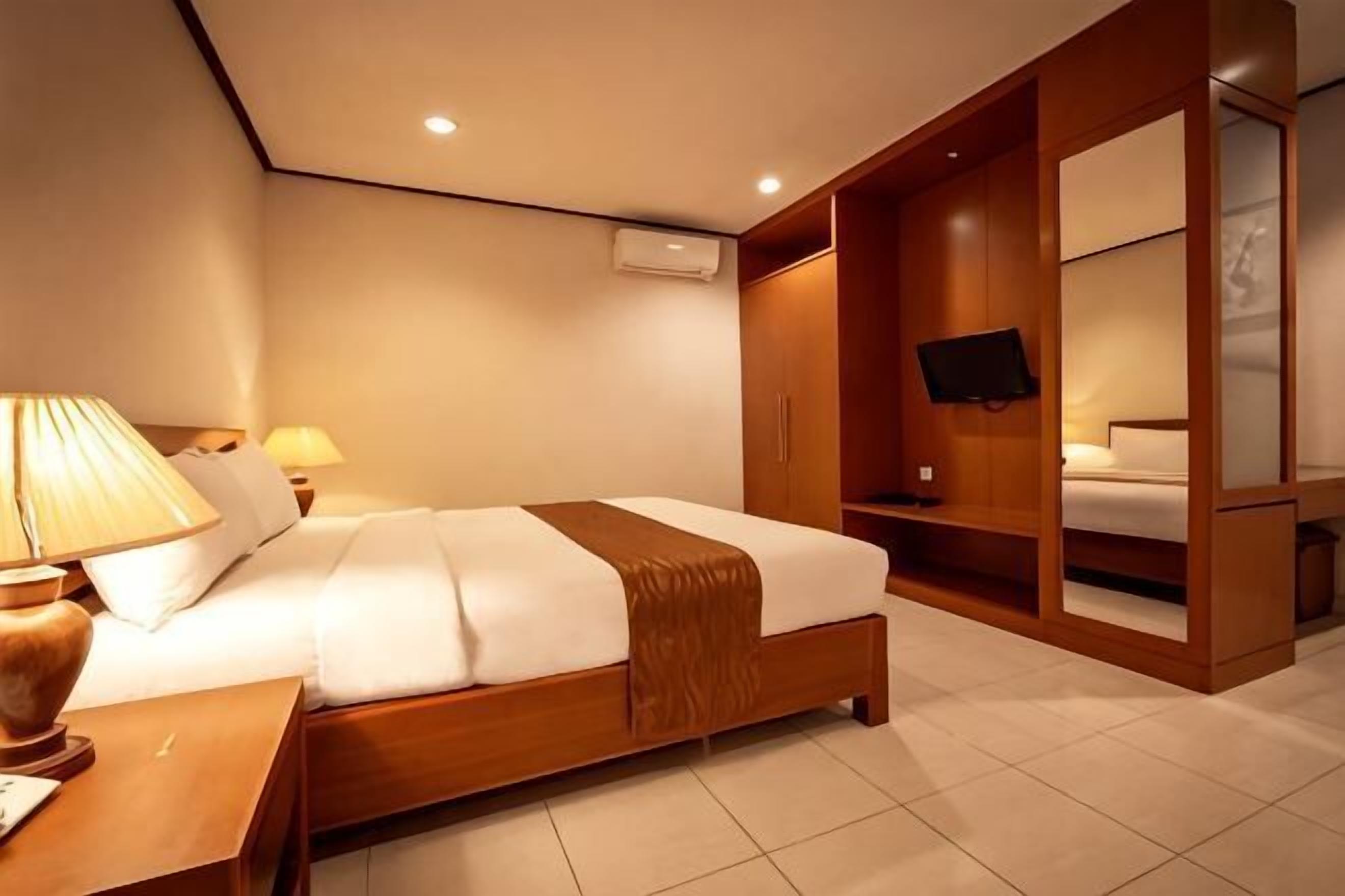 In-room safe, desk, free cots/infant beds, rollaway beds