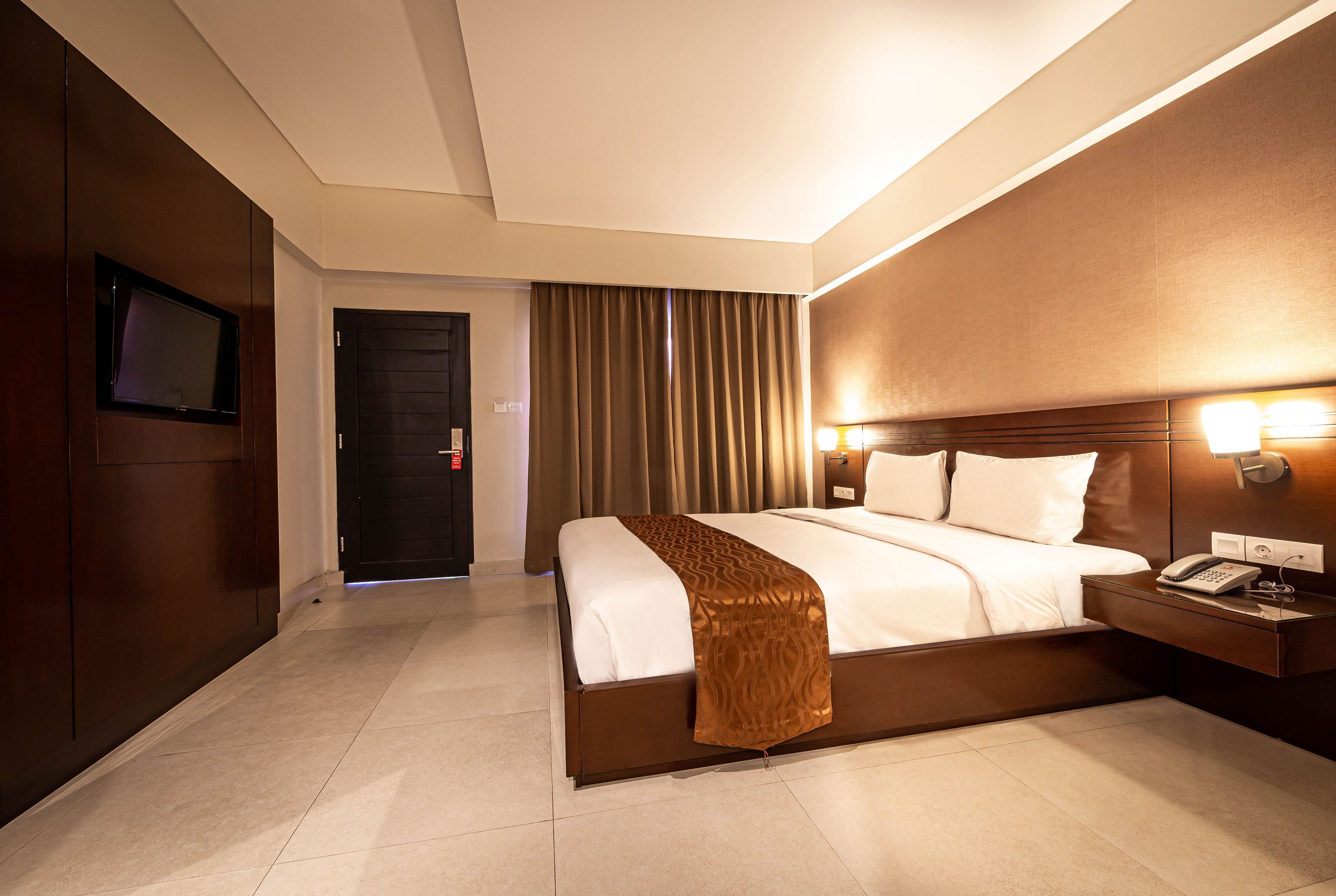 deluxe premier double or twin room | 1 bedroom, in-room safe, desk, free cots/infant beds