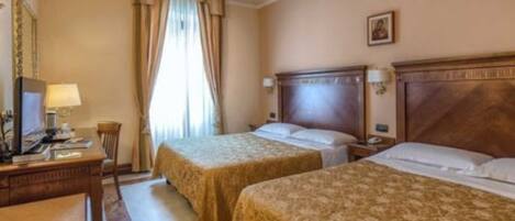 Minibar, Zimmersafe, Schreibtisch, schallisolierte Zimmer