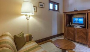 Junior Suite, Balcony, City View | Living area | TV - Tmark Hotel Vaticano (Rome)