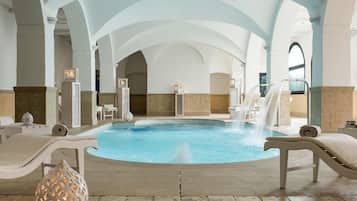 Behandelingskamers voor koppels, een sauna, een Turks bad/hammam