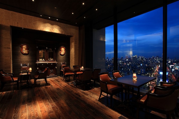 3 restaurants, lunch served - Hotel Monterey Grasmere Osaka (Osaka)