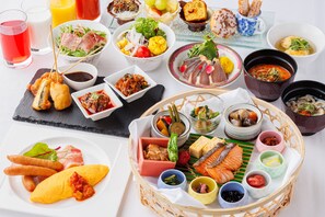 Daily buffet breakfast for a fee