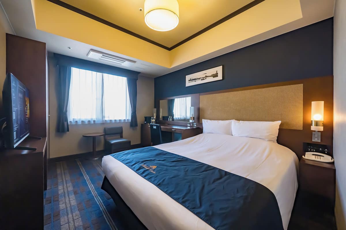 1 bedroom, down duvets, blackout curtains, iron/ironing board