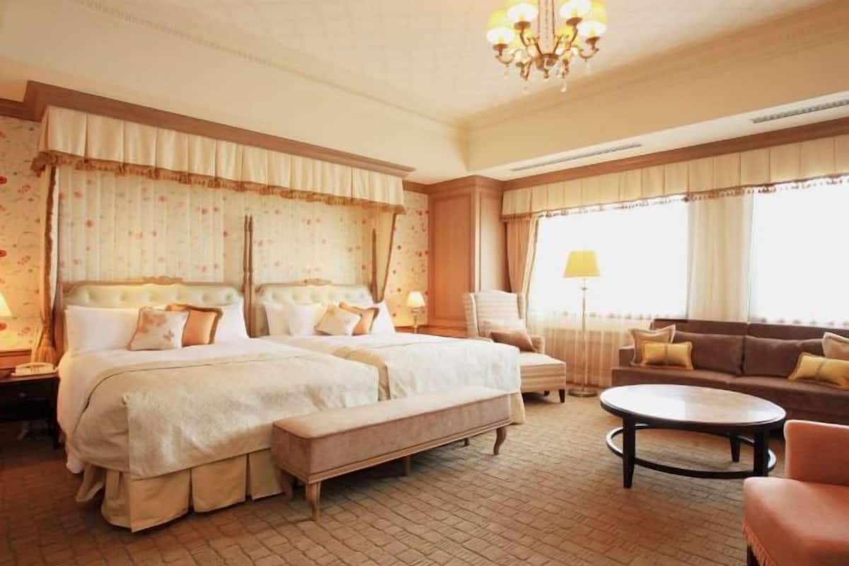 1 bedroom, down duvets, blackout curtains, iron/ironing board
