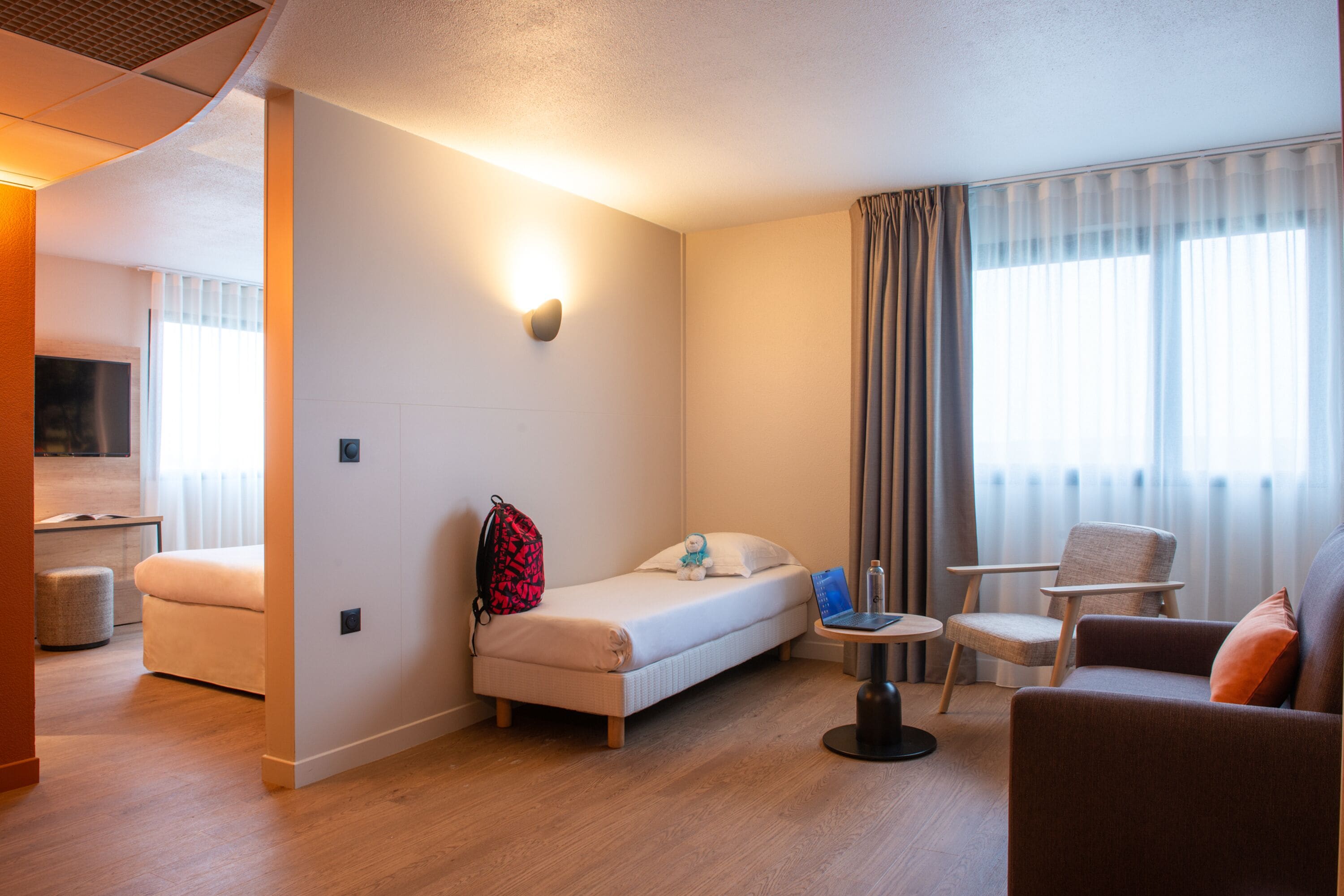 junior suite 1 to 4 people | laptop workspace, blackout curtains, soundproofing, iron/ironing board