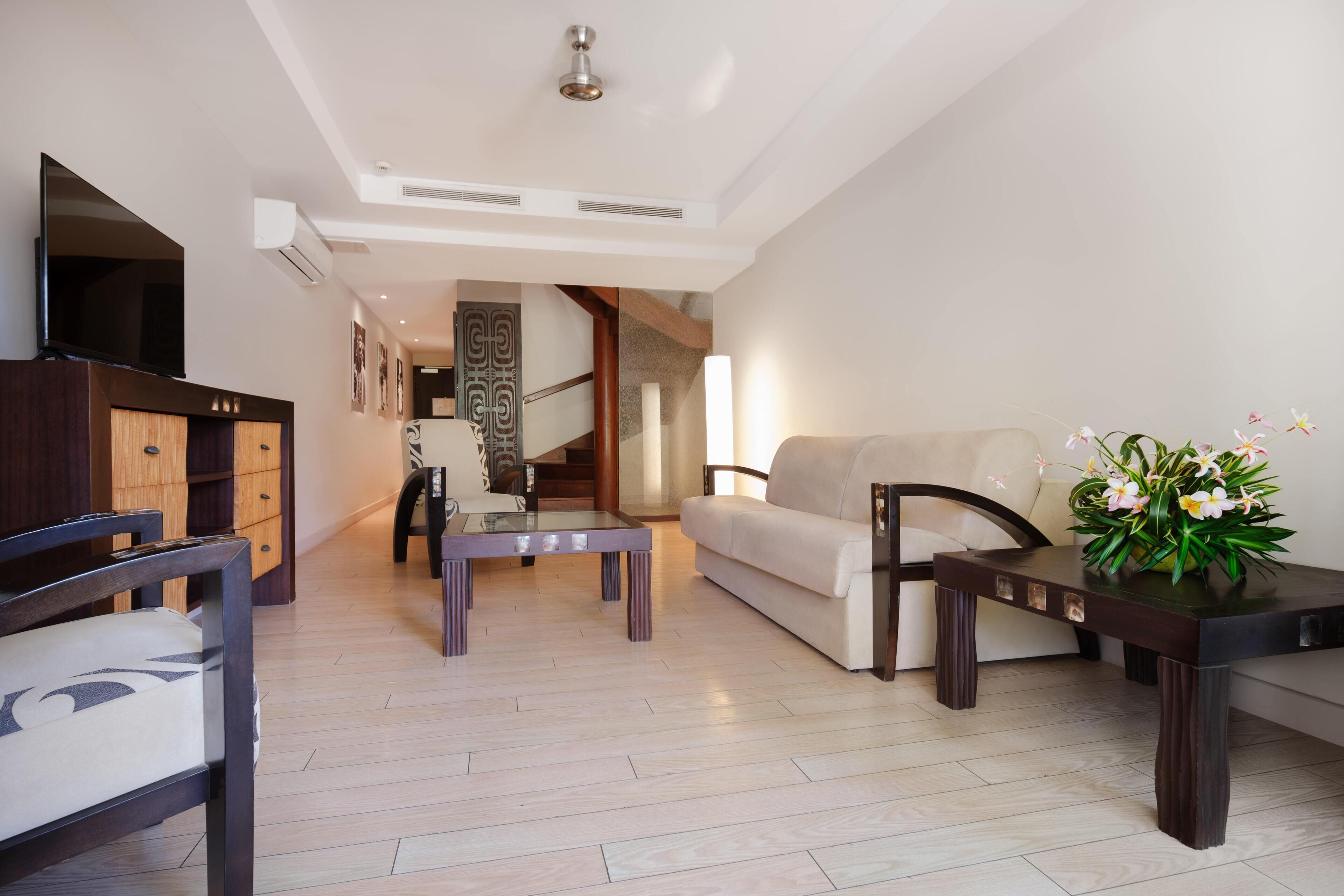 26-inch flat-screen tv with satellite channels, tv