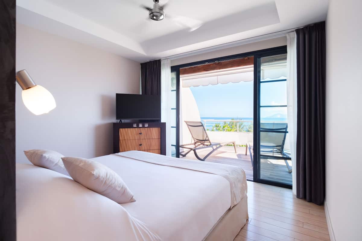 Two Bedroom Apartment with Ocean View