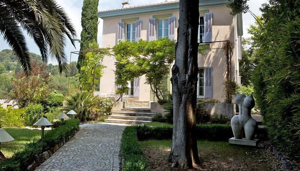 Moulin de Mougins by null